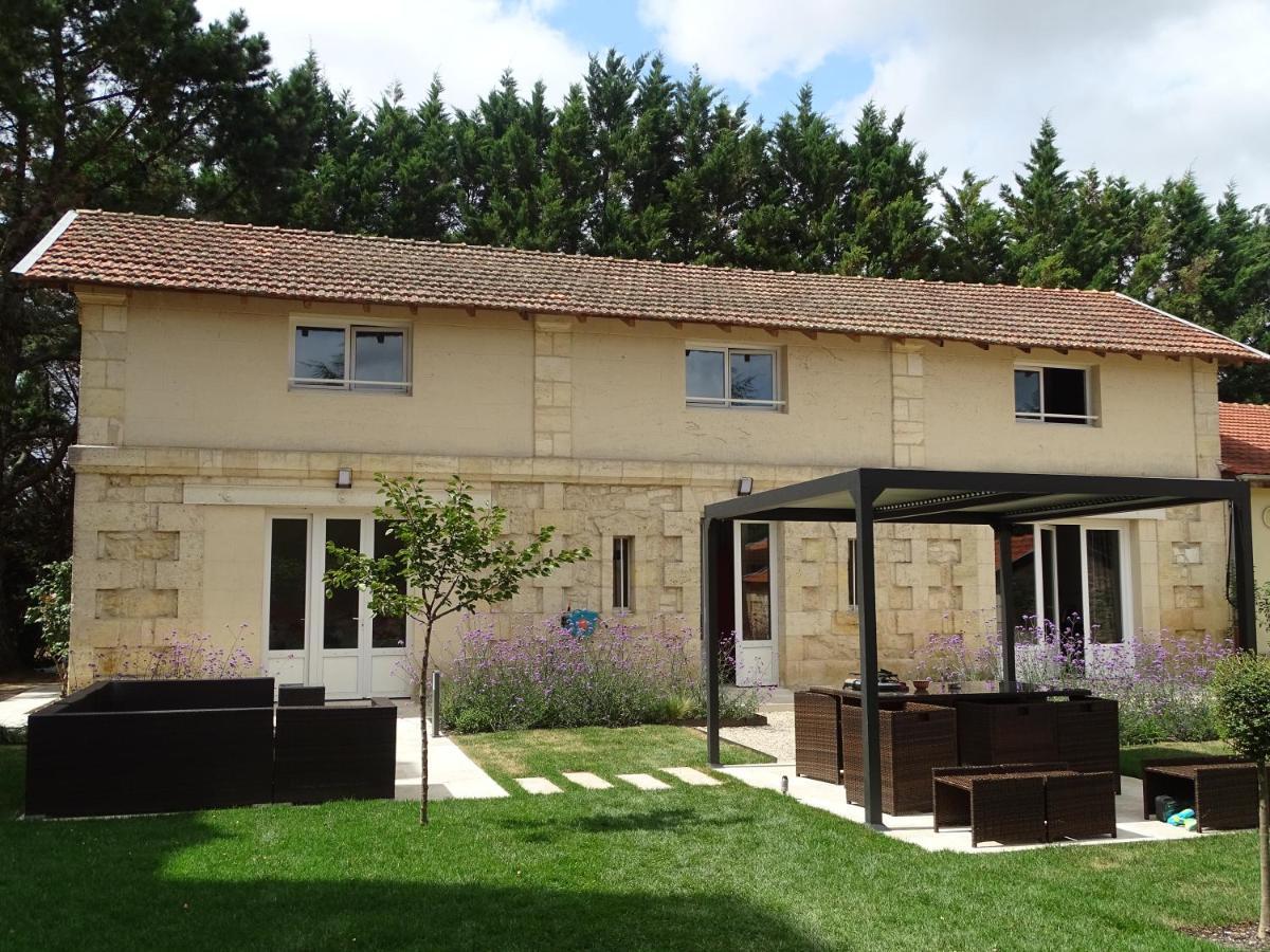 Villa Entiere Du Chateau Lacroix De Civrac 3 Ch, 3 Sdb, Piscine Xxl,Sauna, 4 Etoiles,7 Pers Exterior photo