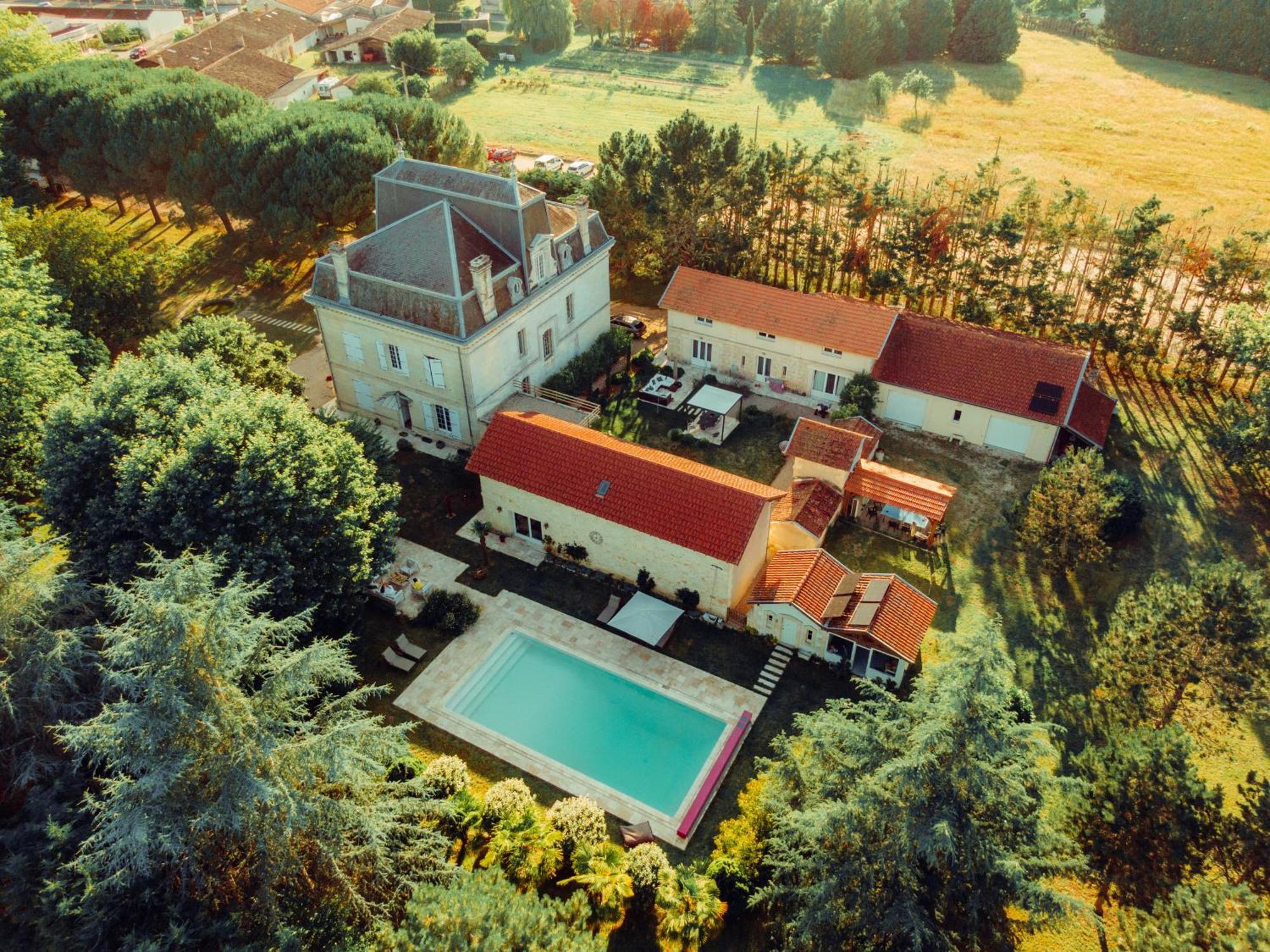 Villa Entiere Du Chateau Lacroix De Civrac 3 Ch, 3 Sdb, Piscine Xxl,Sauna, 4 Etoiles,7 Pers Exterior photo